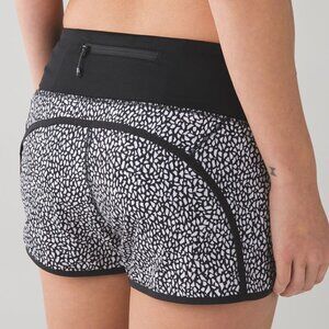 Lululemon Run Times Short (4") - 6 Miss Mosaic Black / Black